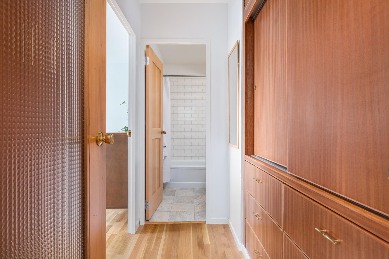 321-1445 Marpole Ave