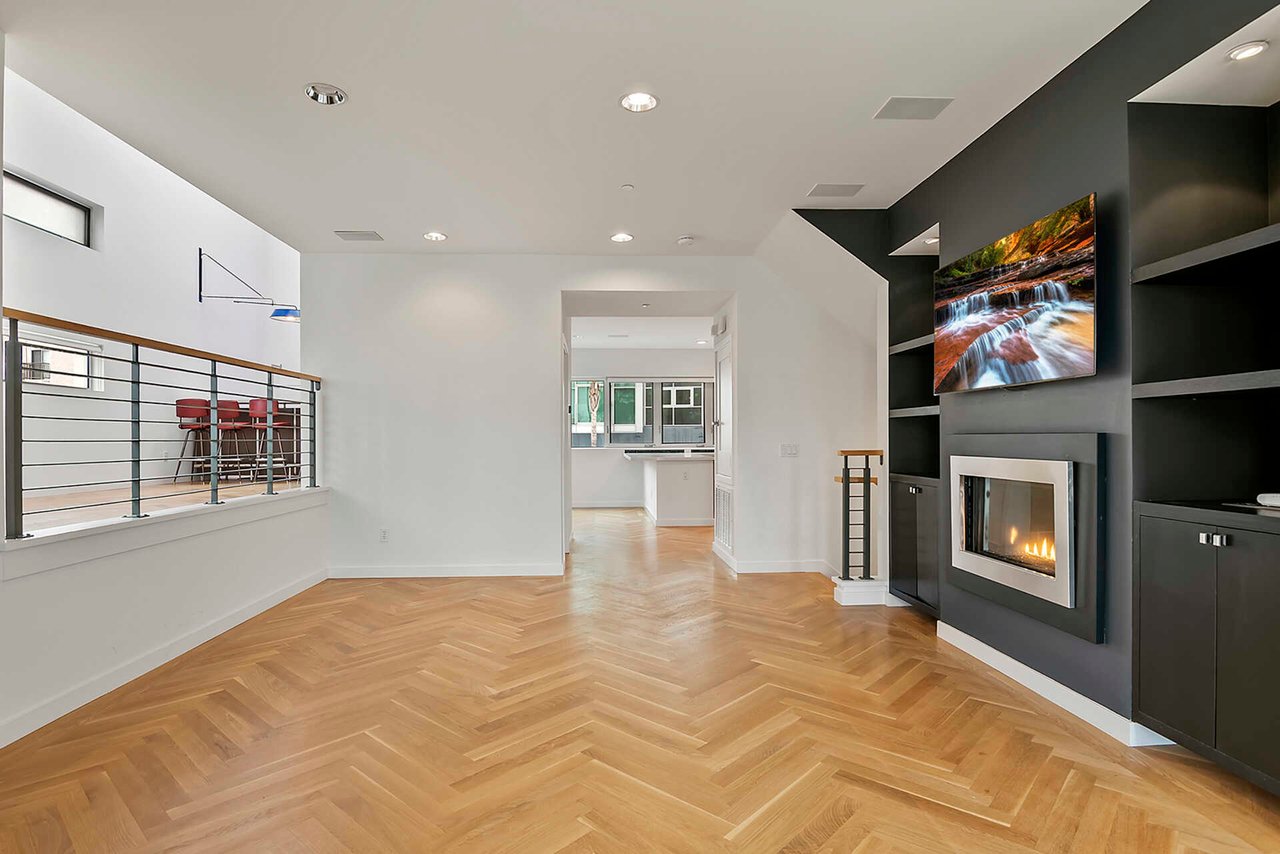 310 WASHINGTON BLVD Unit: 804