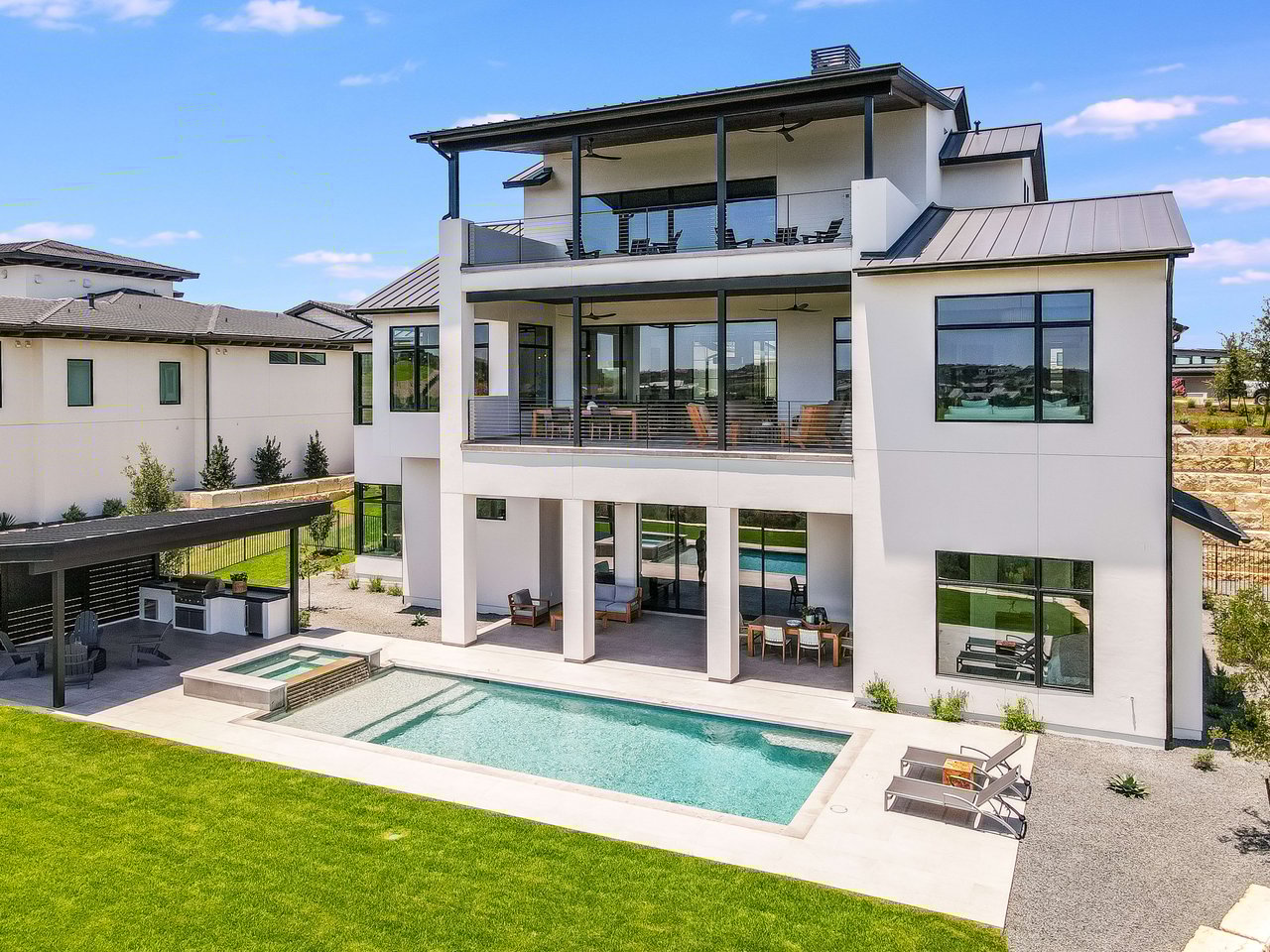 Alluring Amarra Masterpiece