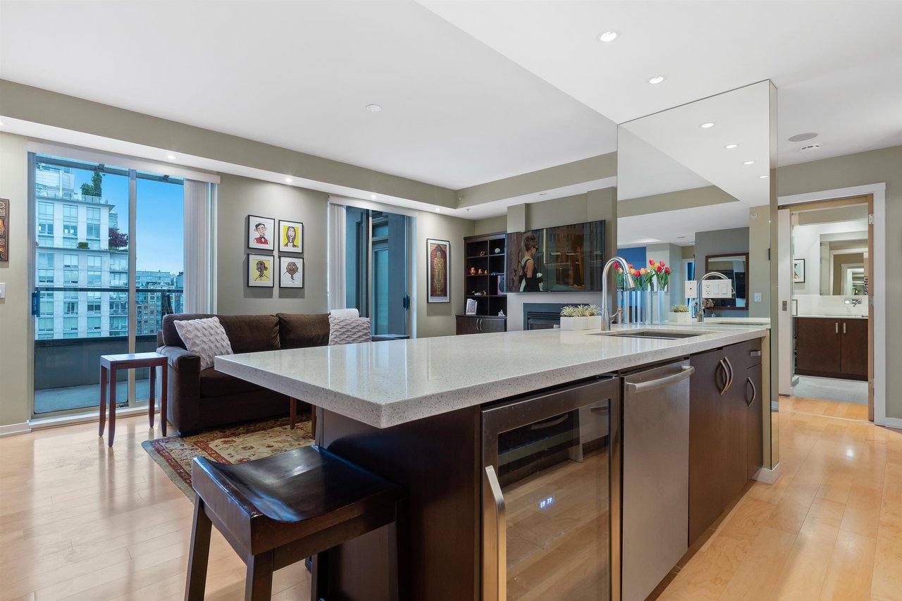3003-969 Richards Street, Vancouver