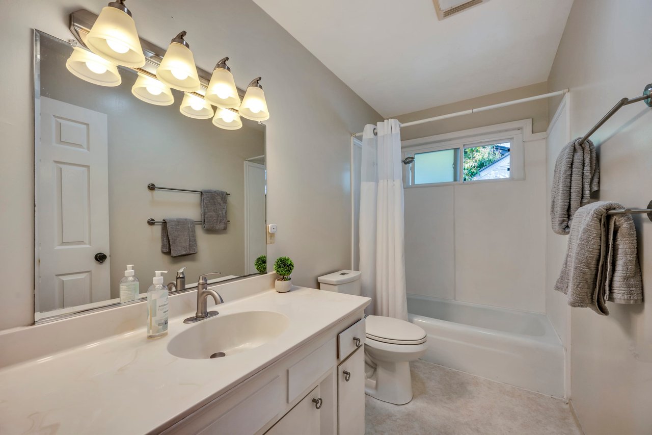4858 Devonshire Place