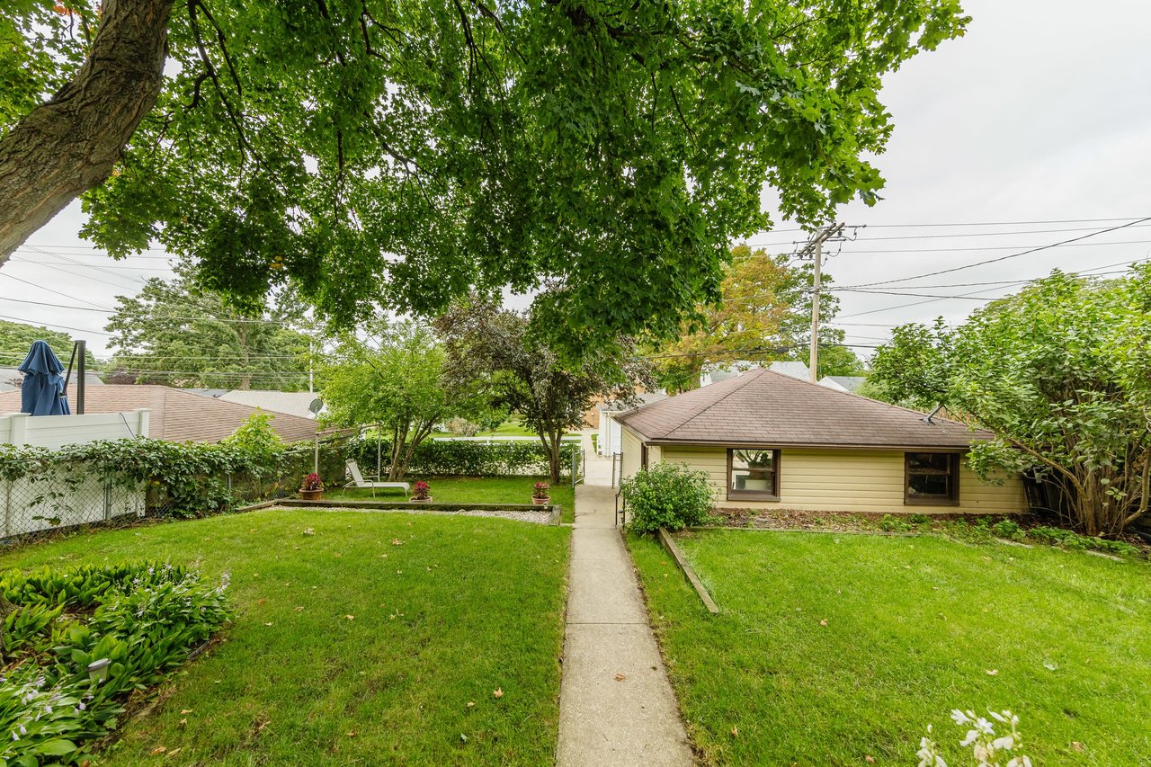 Updated 3+ Bed / 2 Bath Cooper Park Home