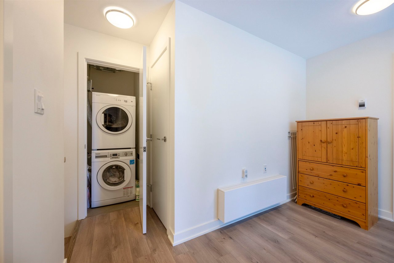 112-8850 University Cres
