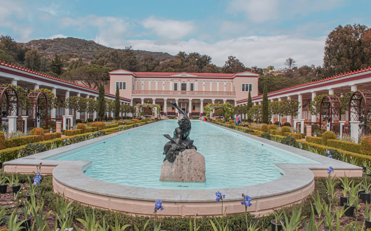 Indulge in Ultra-Luxury Splendor at Pacific Palisades' Top Attractions