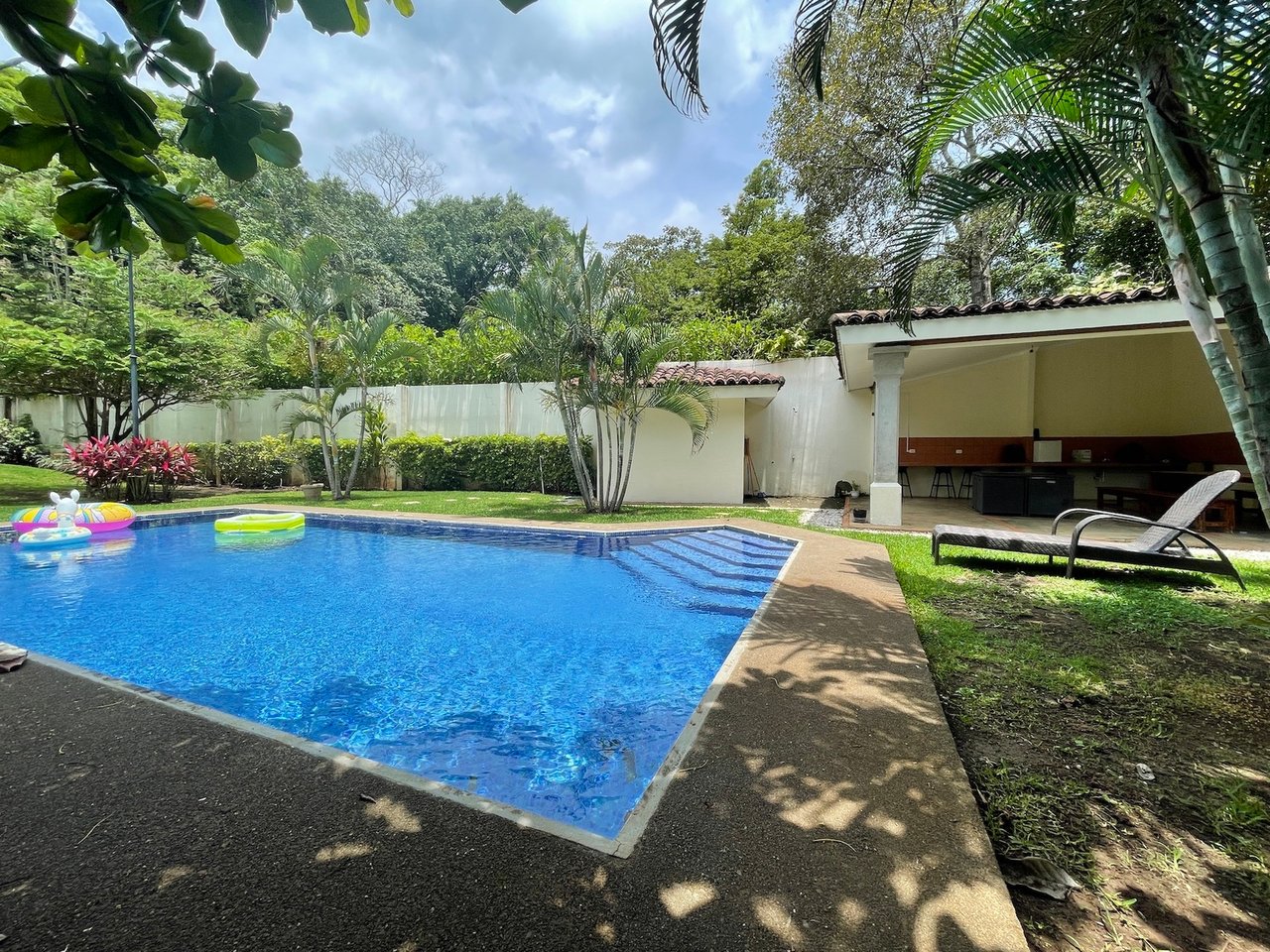 Modern Colonial Townhouse, Ciudad Colon, San Jose
