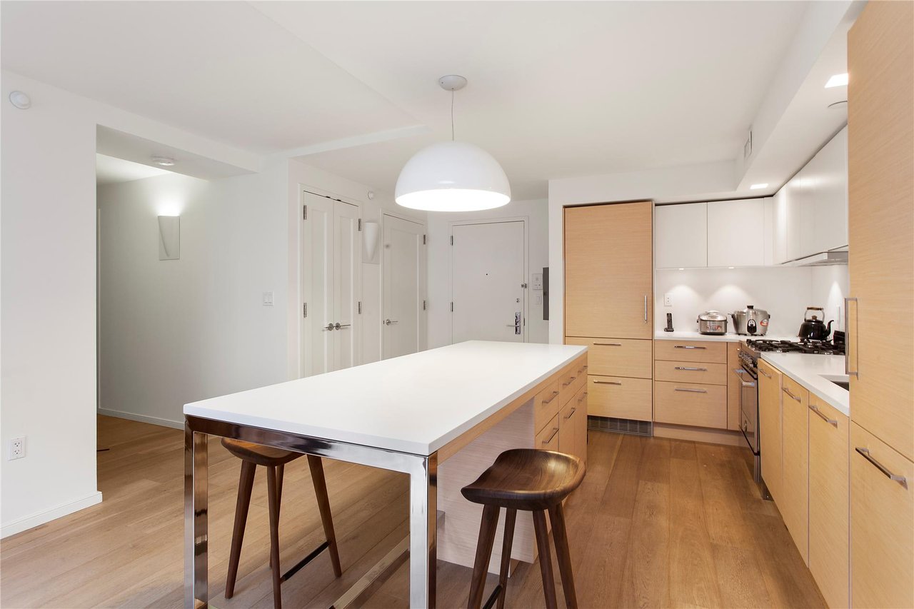 101 W 87th St, 210