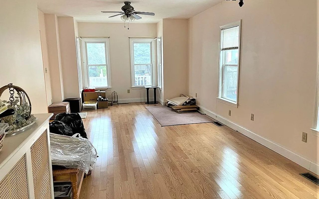 21 Cedar St