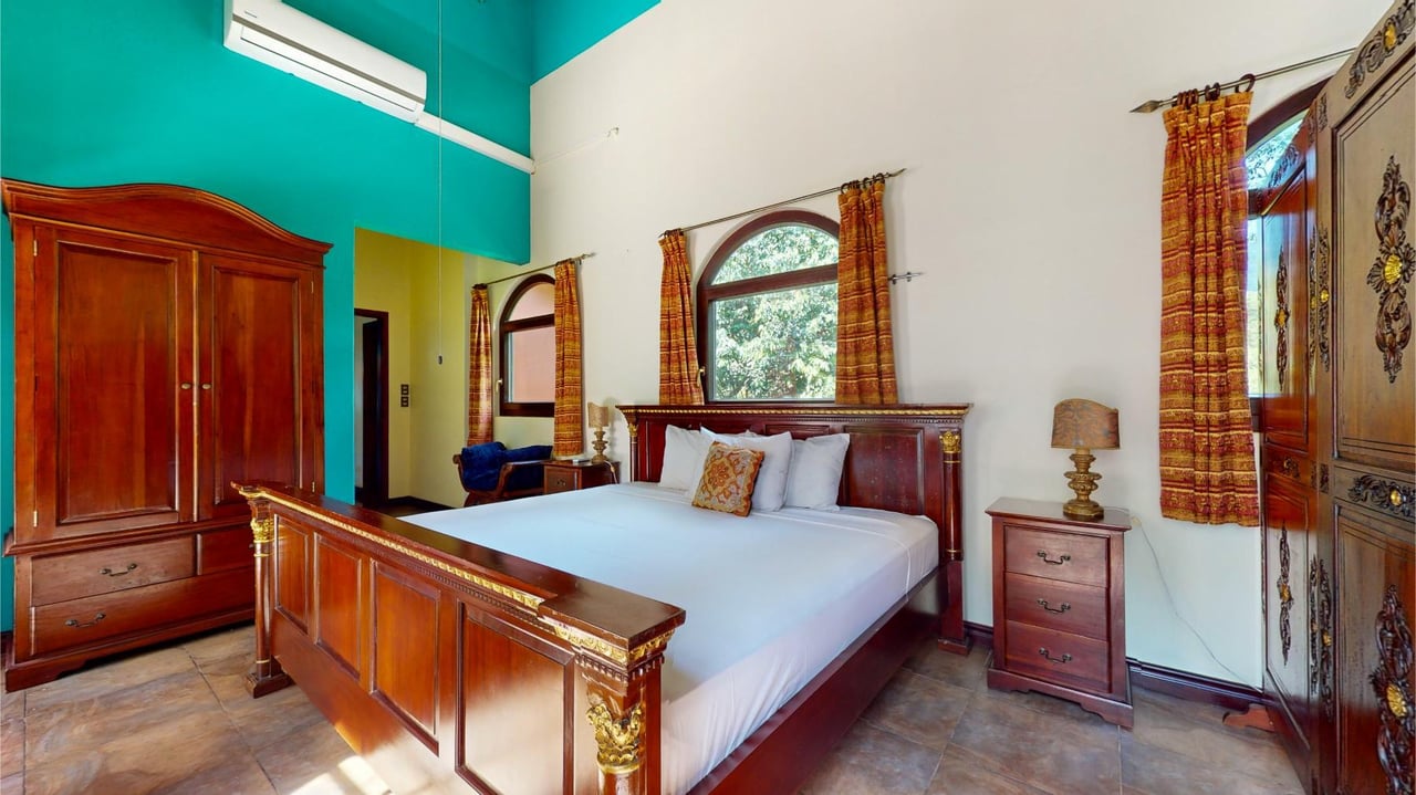 Colonial Oceanfront Estate, Dominical, Puntarenas