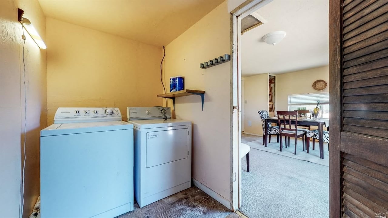 5 San Carlos Dr
