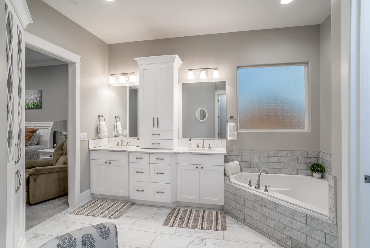 258 W Blue Quartz Dr