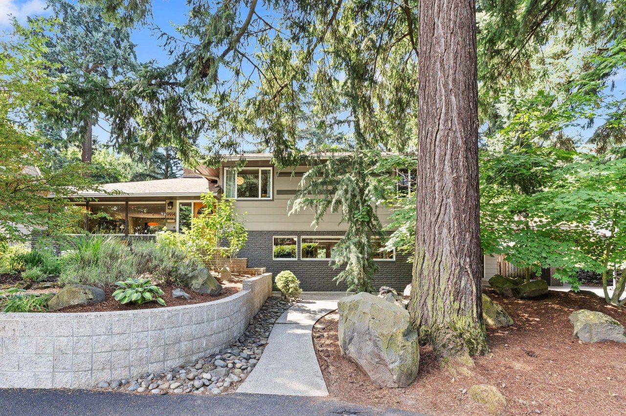 Just Listed! | Mid-Century Gem in Maywood Park
