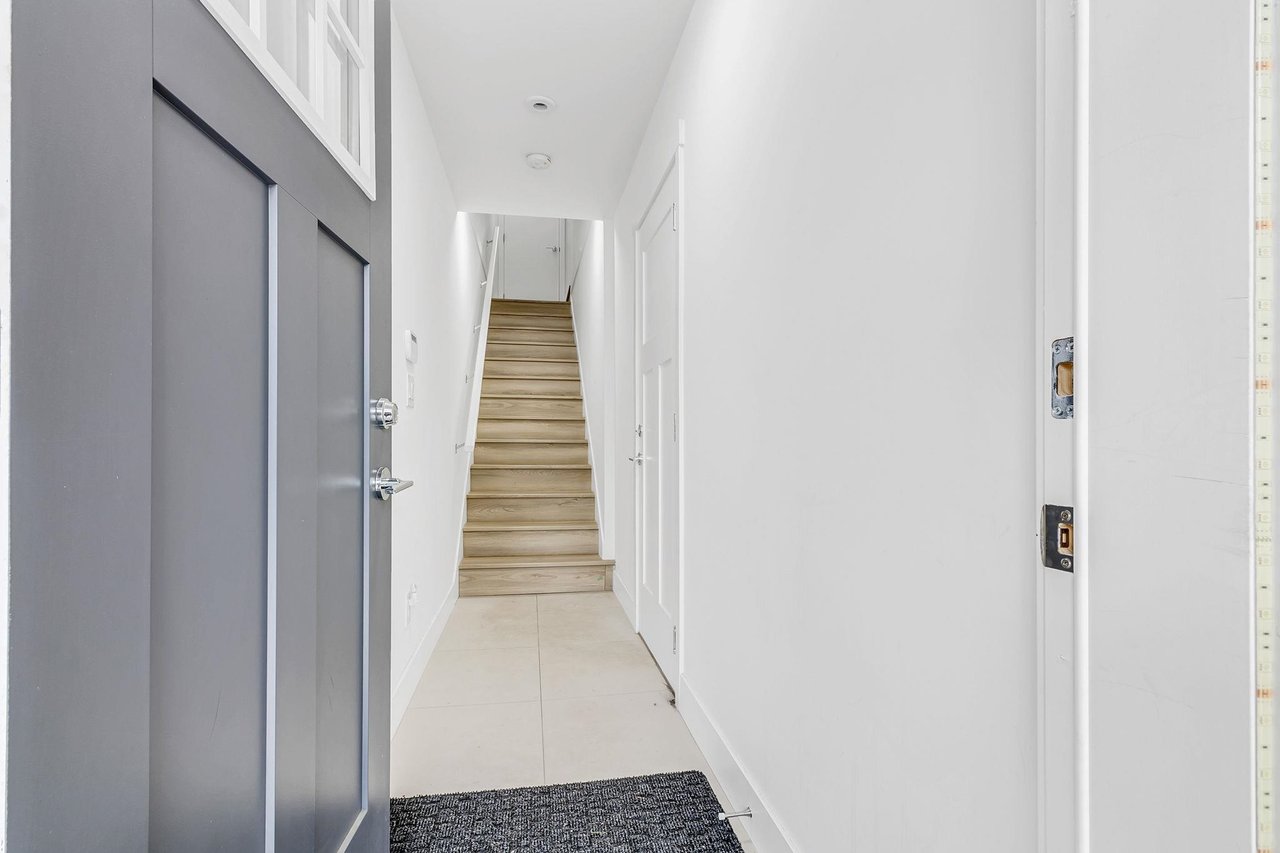 36-11556 72a Ave