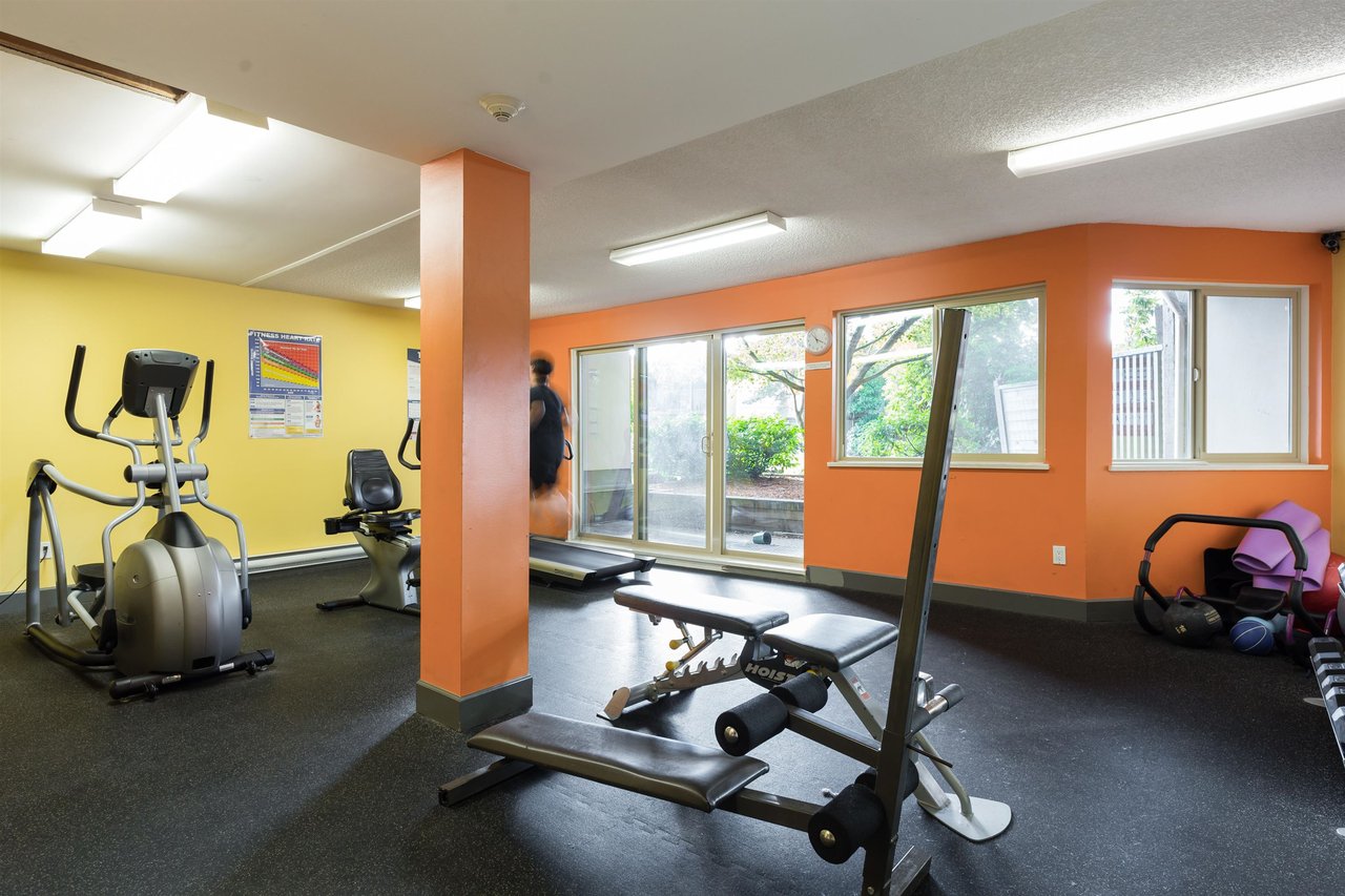 504-9867 Manchester Dr