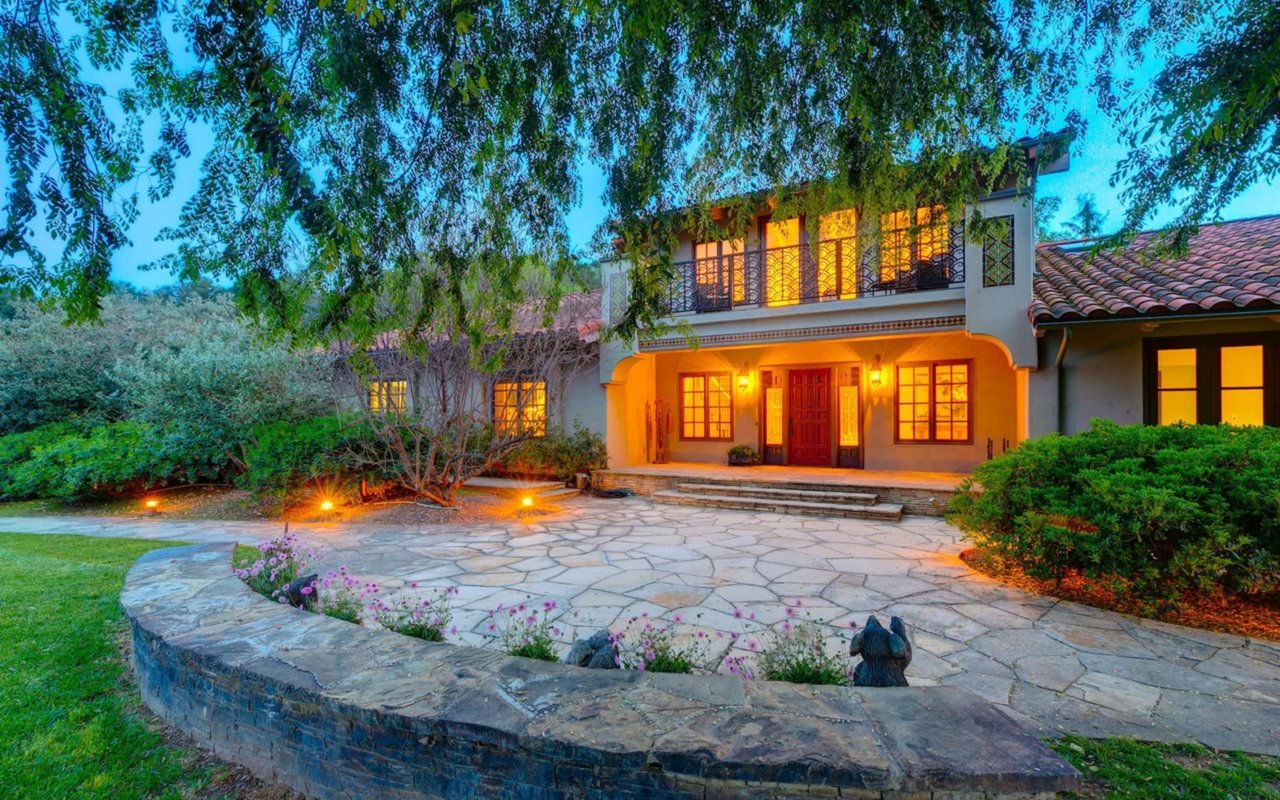 5 Echo Peak Lane: Featured Las Vegas Luxury Home