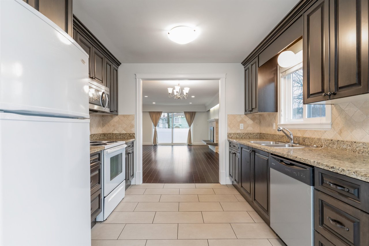 2019 E 45th Ave