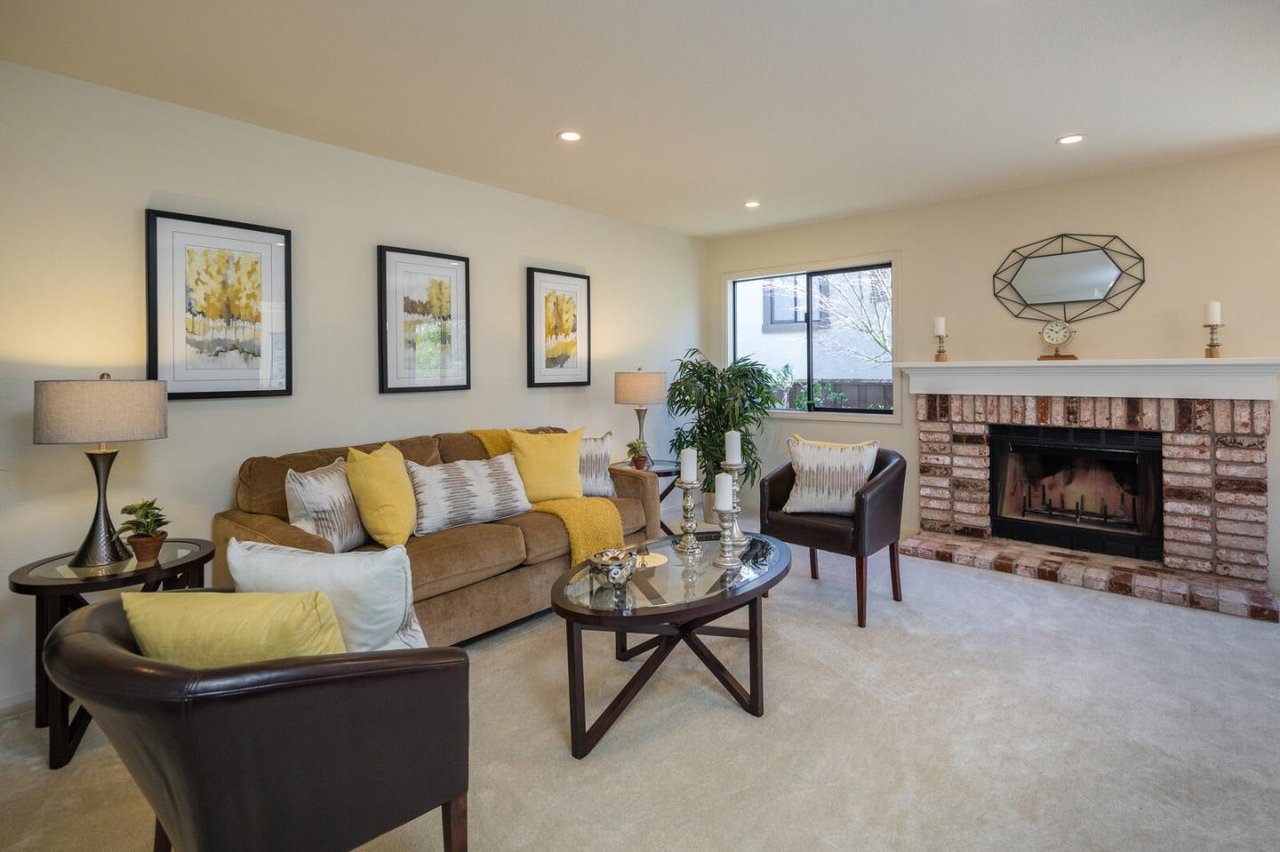 1669 Toyon Court
