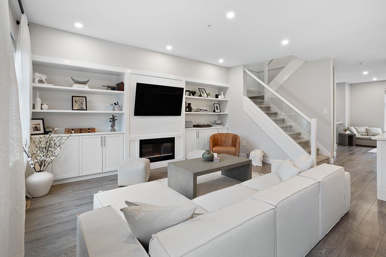 78-20327 72b Ave