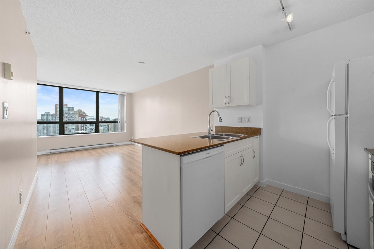 1923-938 Smithe Street, Vancouver