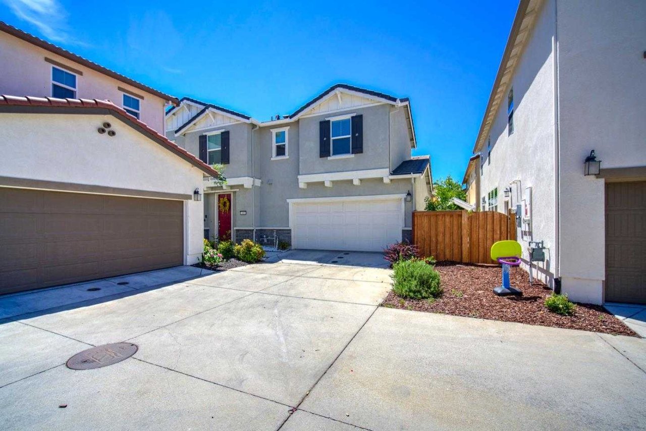 418 Uccello WAY