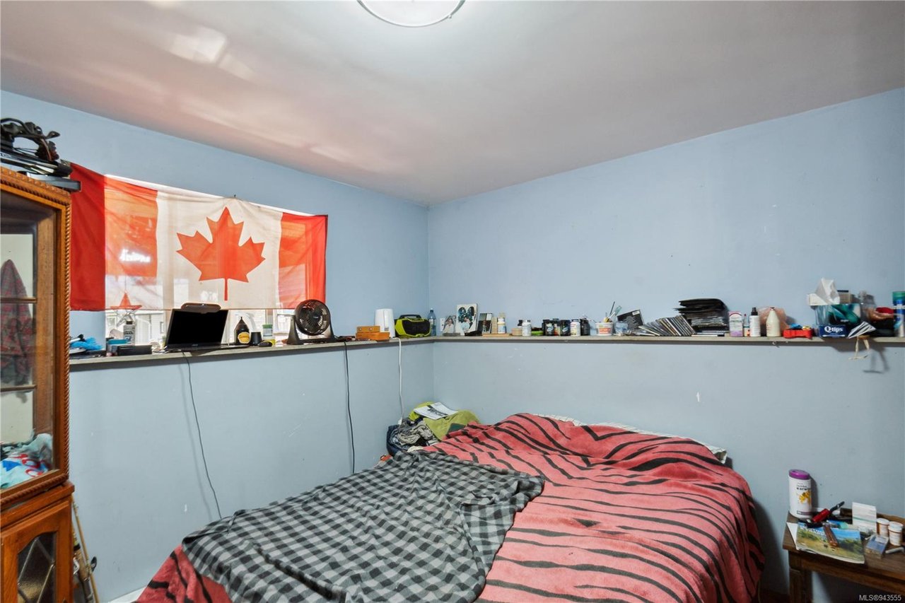 305 Lake Park Rd, Lake Cowichan