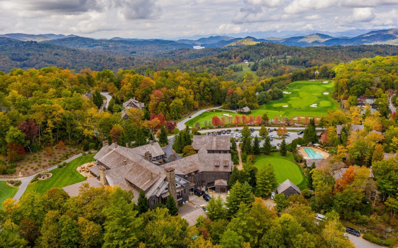 Mountaintop Golf & Lake Club