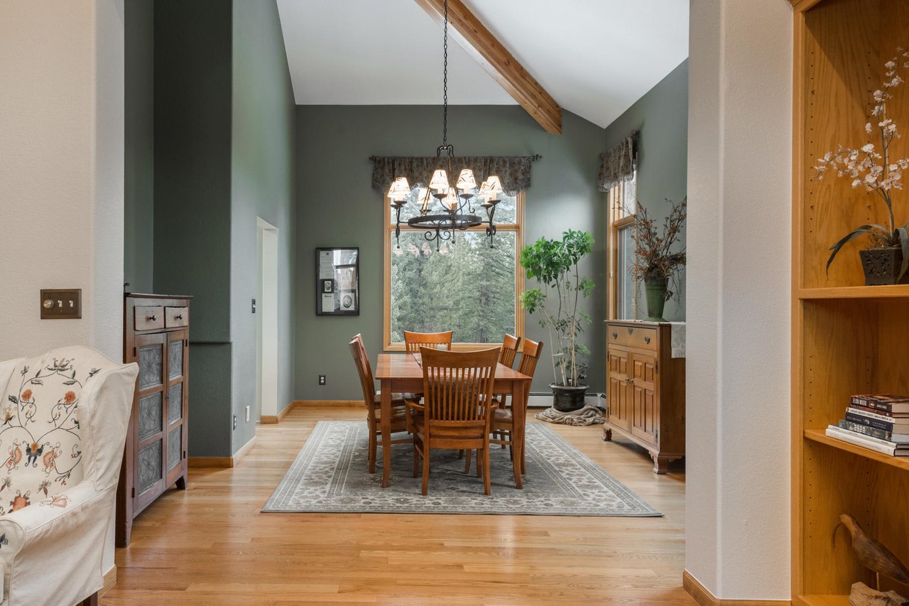 1439 Belford