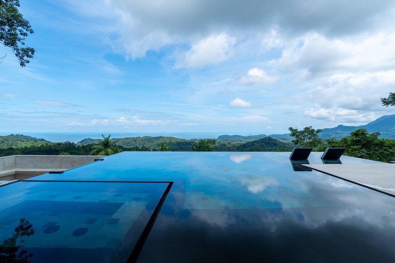 Private Solar Powered Ocean View Villa, Ojochal, Puntarenas