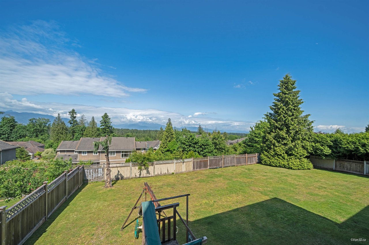 16495 111 Ave