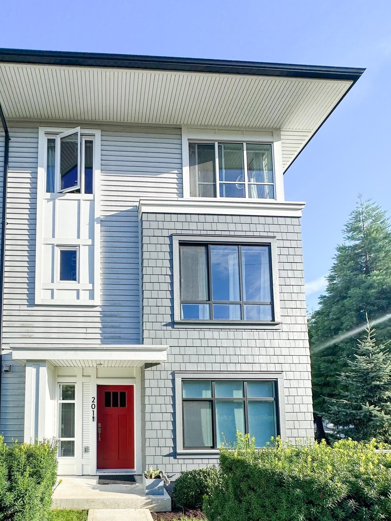 201-18505 Laurensen Pl