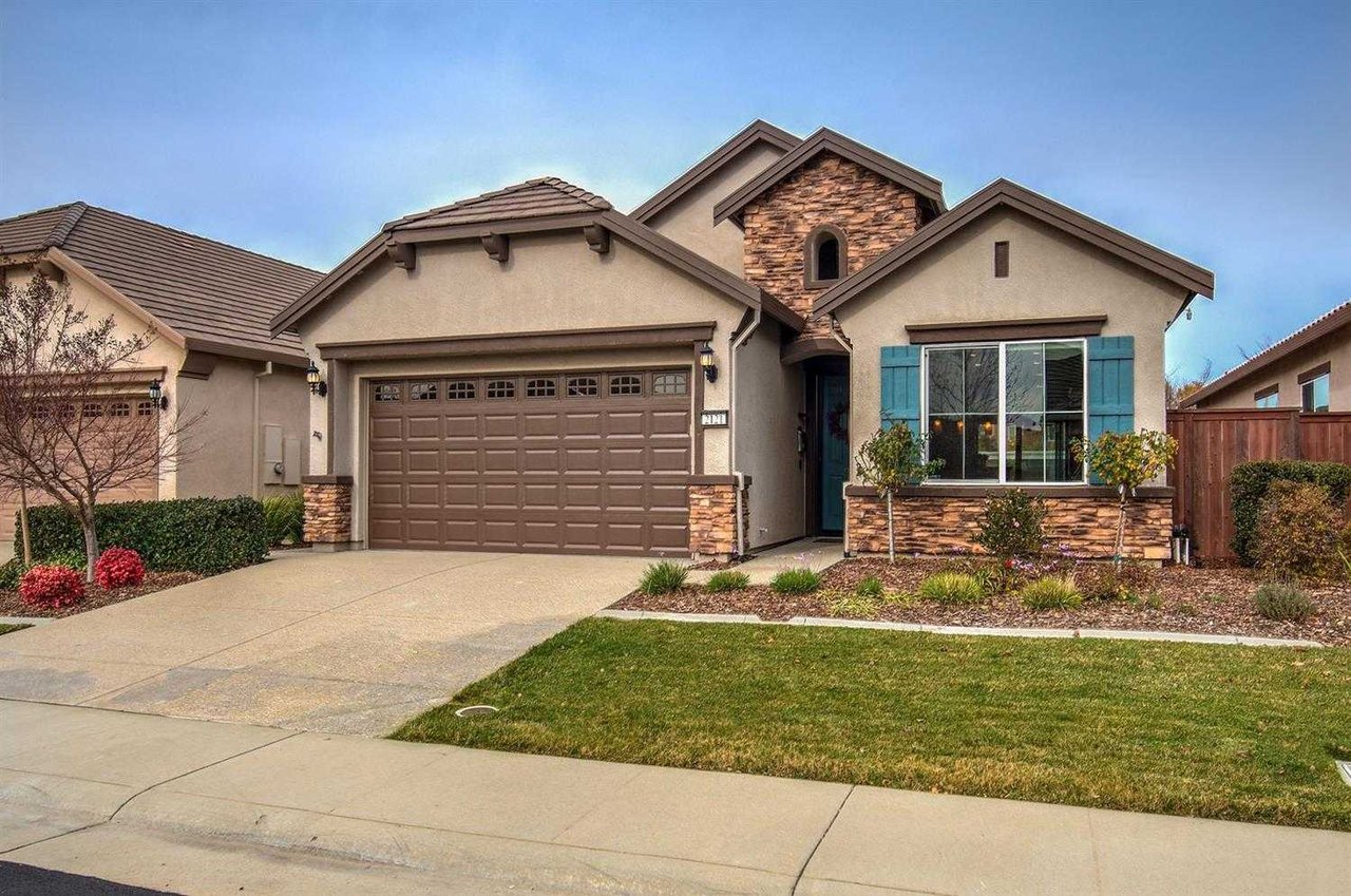 2121 Coryton Lane