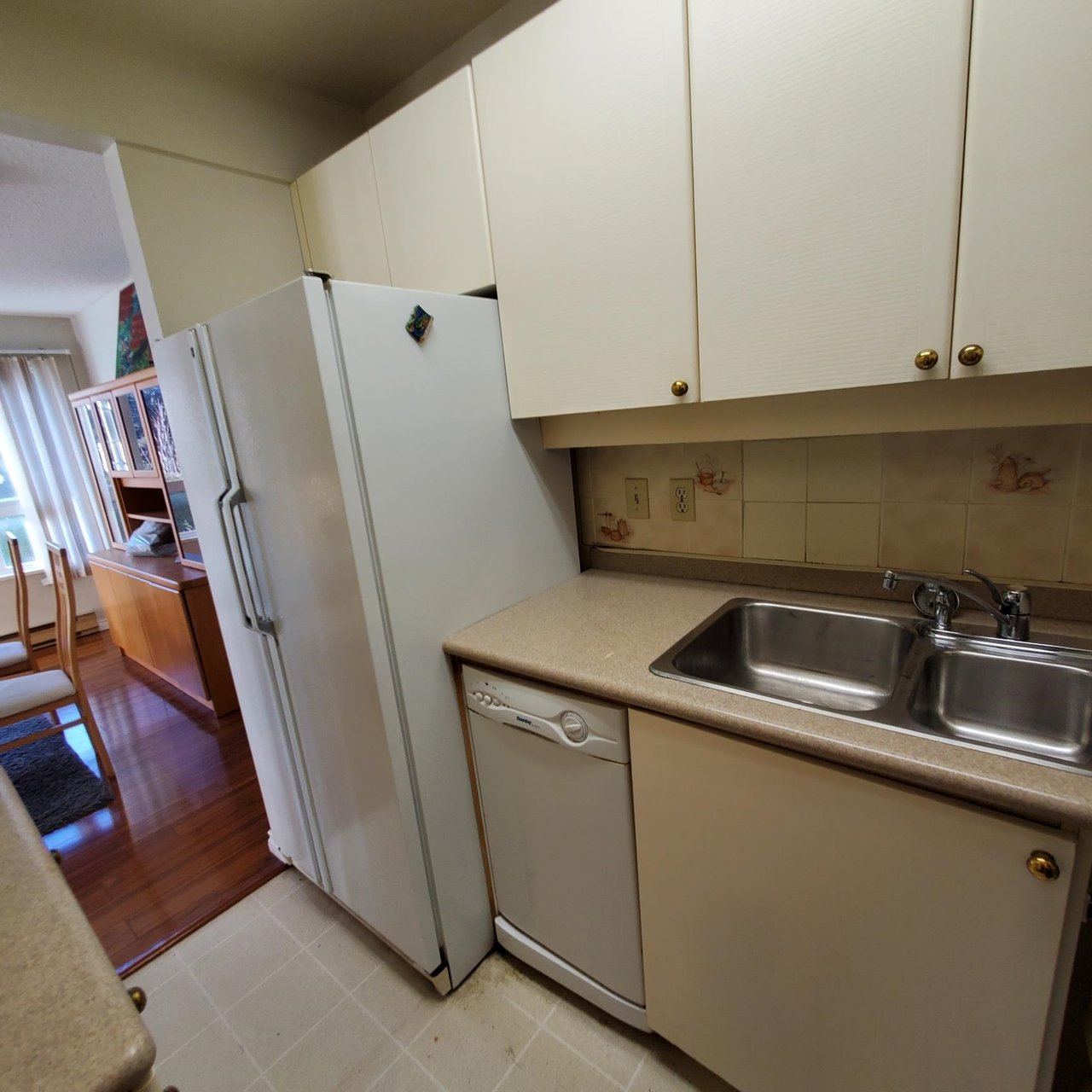 203-255 E 14th Ave