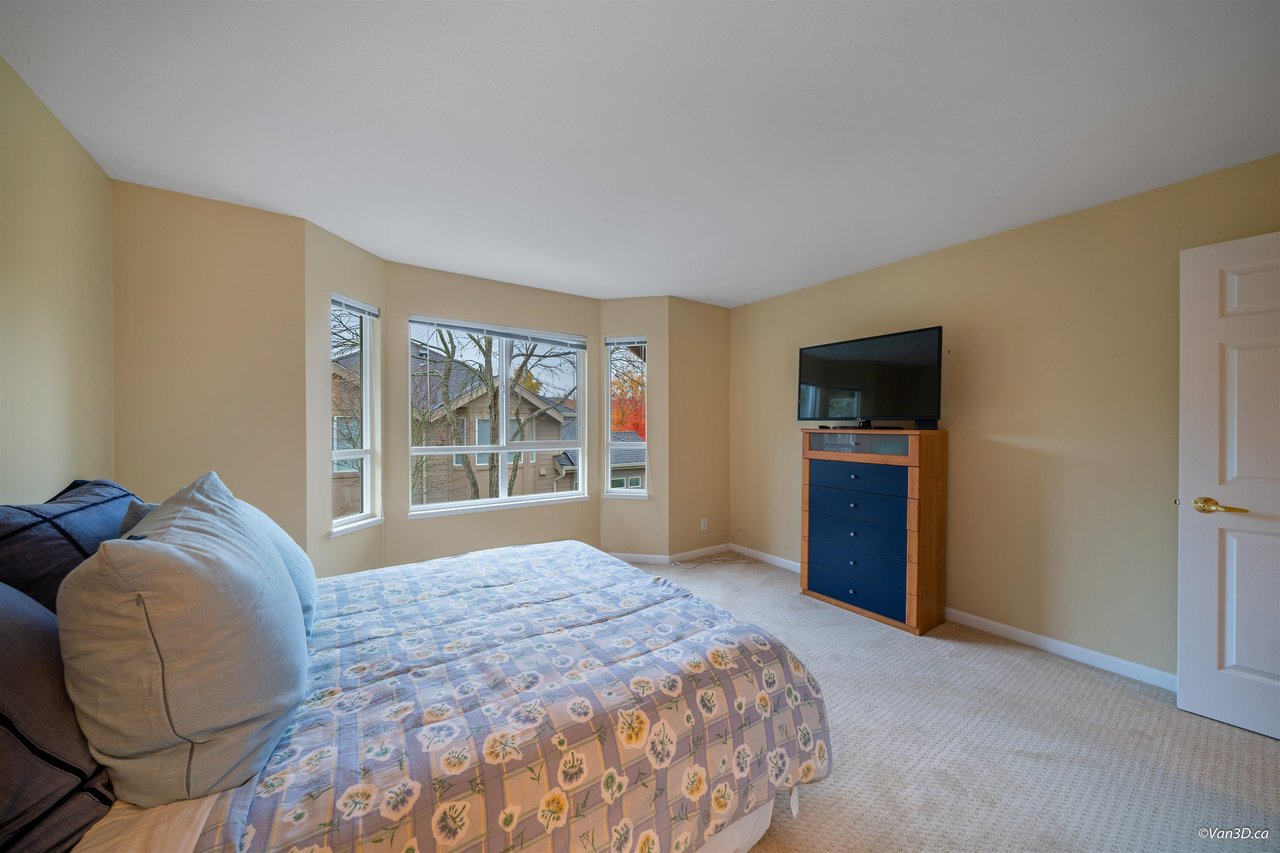 8-15168 22 Ave