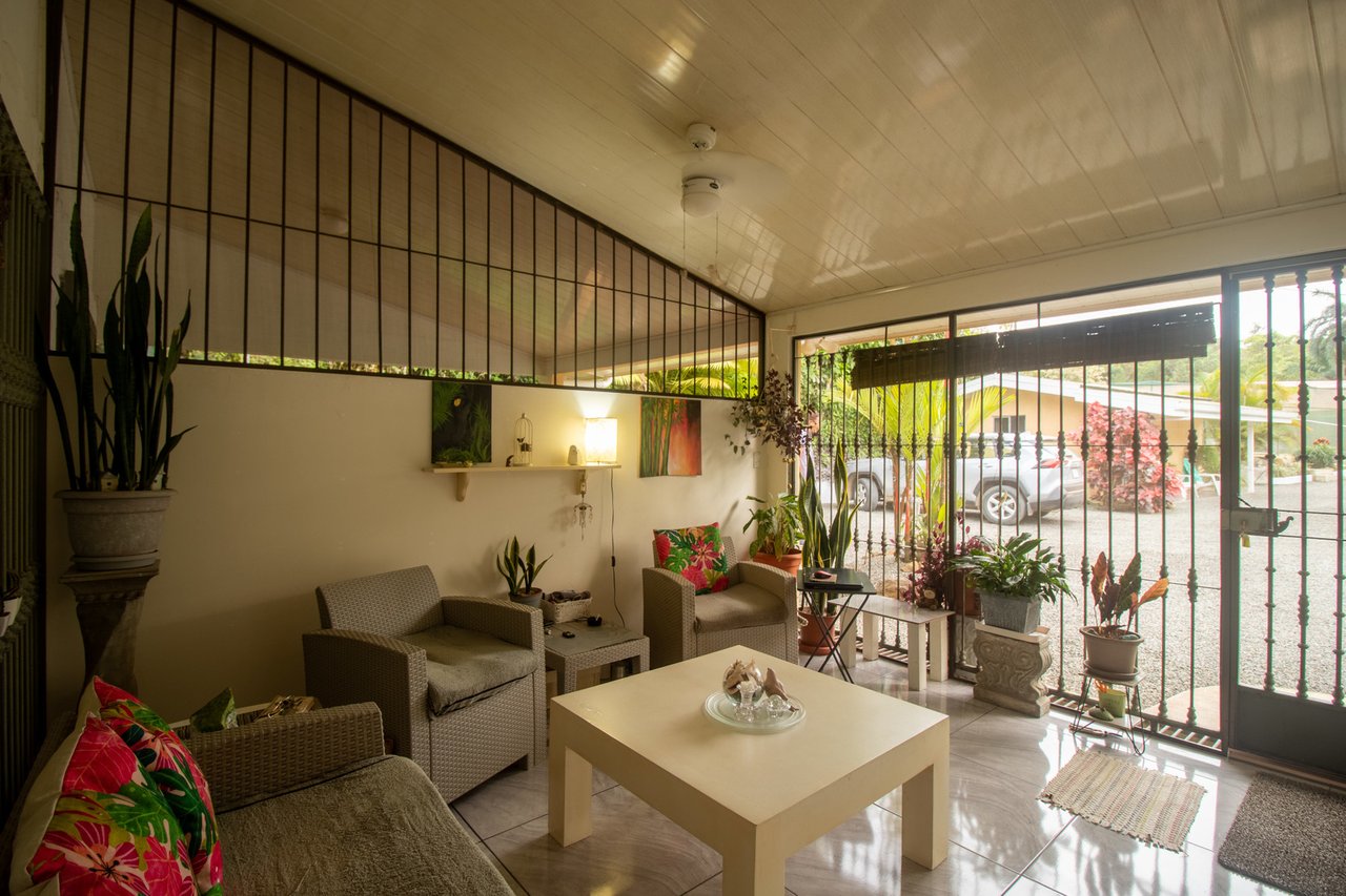 Mountain Home with Guest Cabin, Dominical, Puntarenas