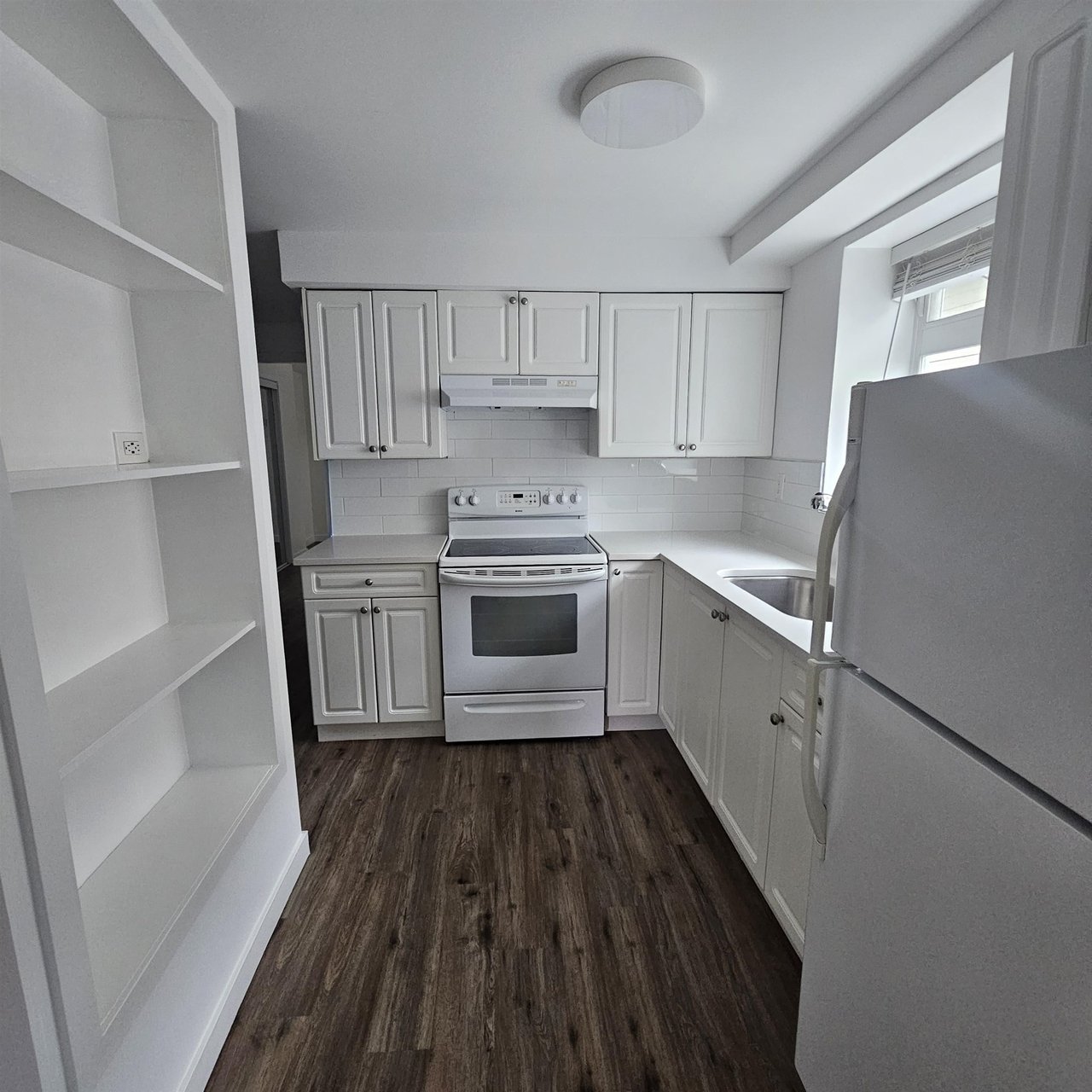 358 Alberta St