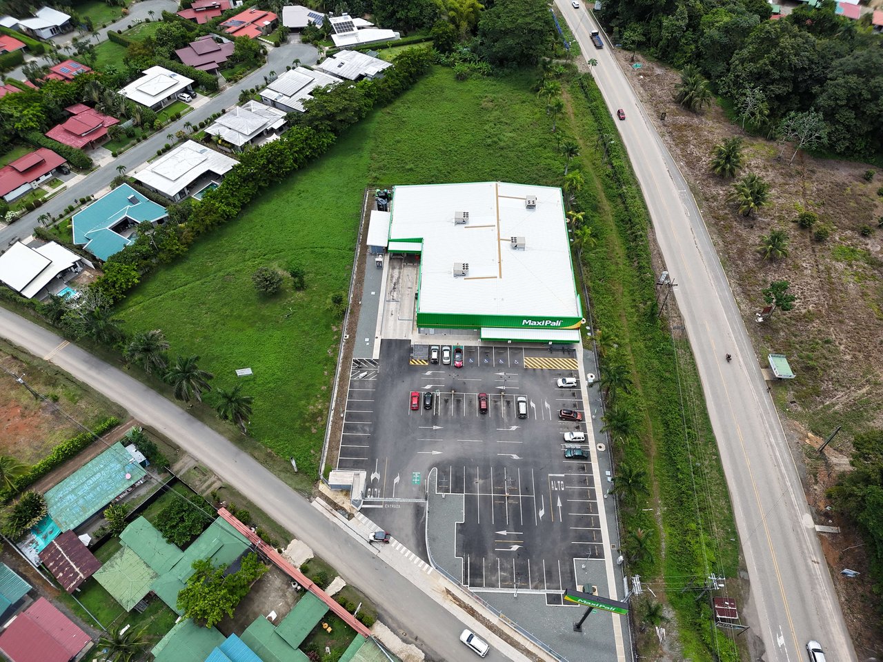 Remarkable Commercial Property in Uvita