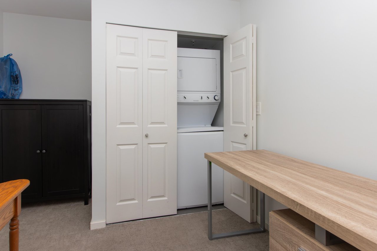 C211-40140 Willow Cres