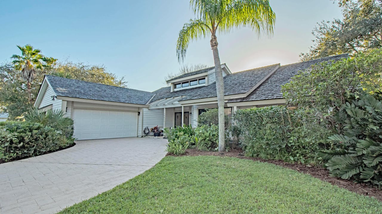 10611 SE Jupiter Narrows Dr