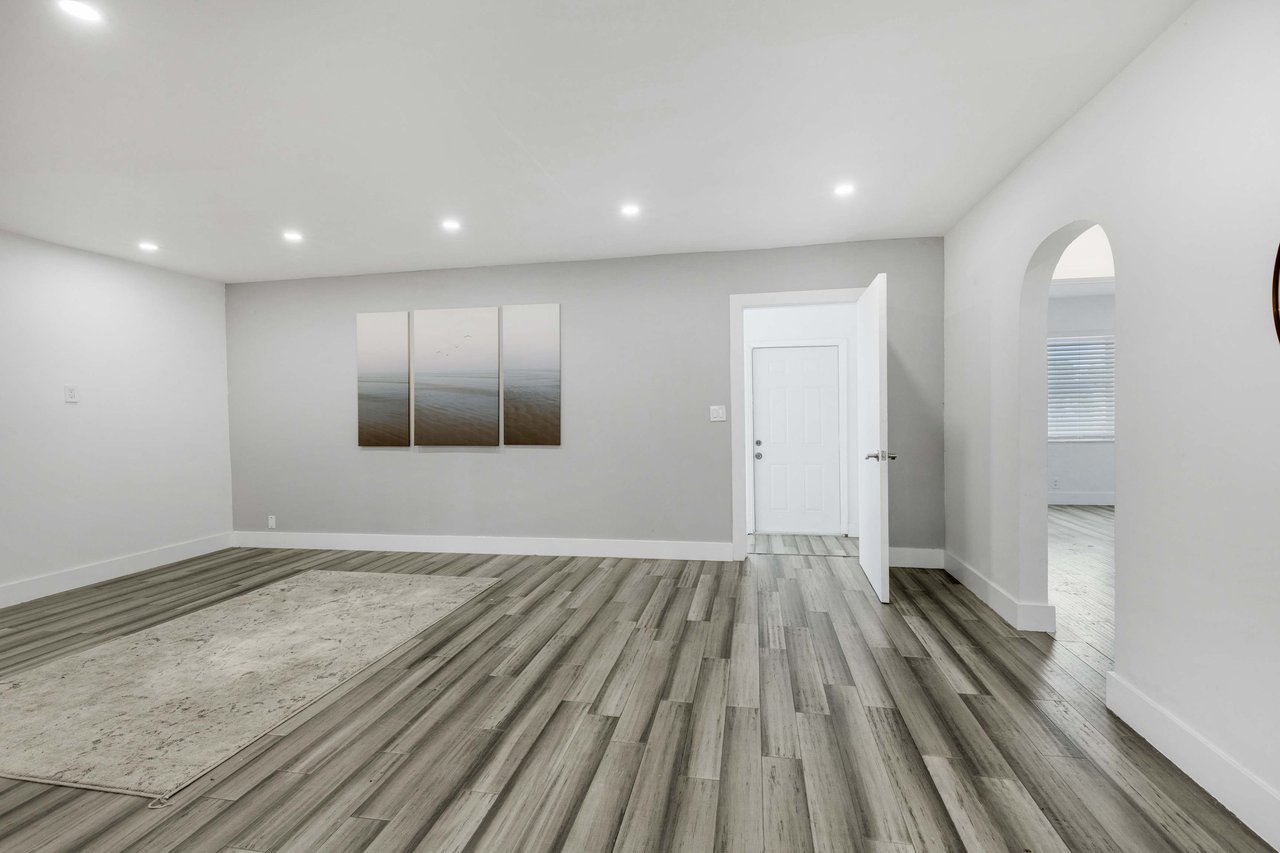 1844 Sheridan St Hollywood FL-33020