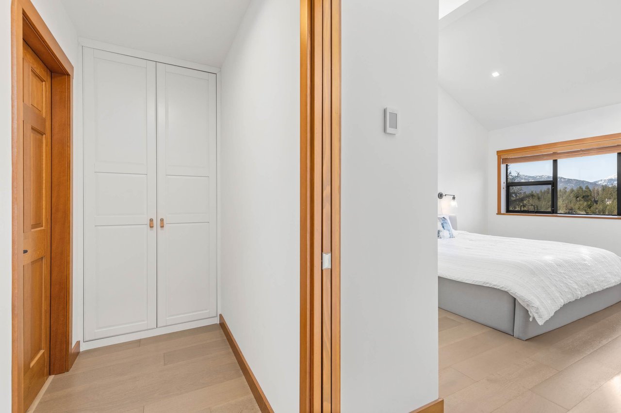 406-3317 Ptarmigan Pl