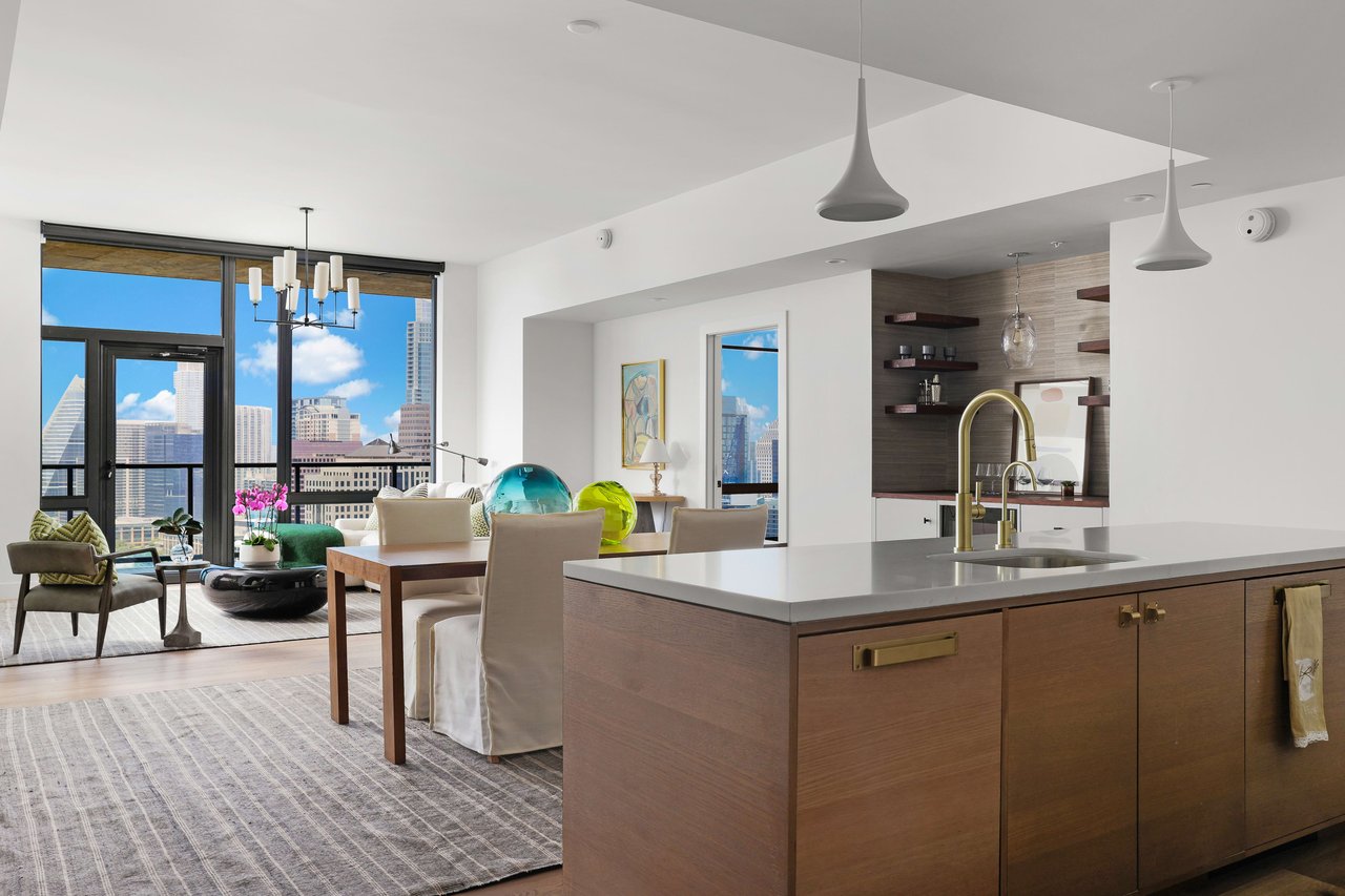 70 Rainey St. #2704