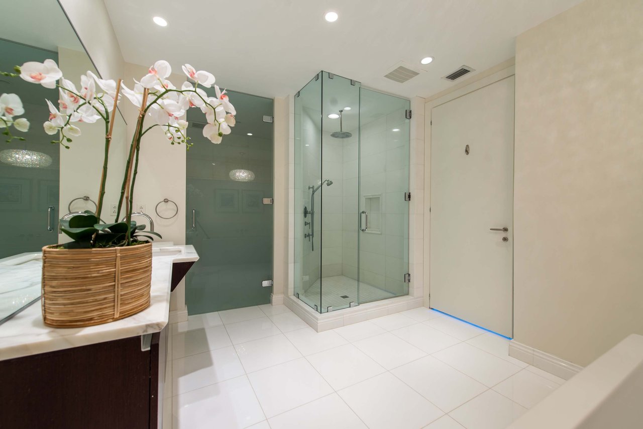 2627 S Bayshore Drive #2202