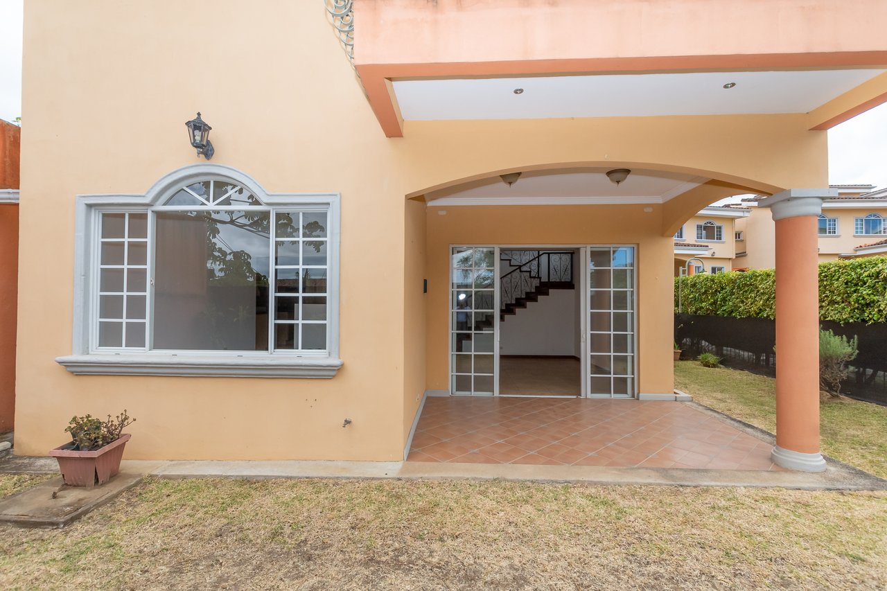 Colonial Gated Community Villa, Curridabat, San Jose