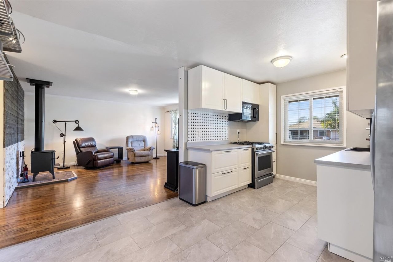 330 Lucas Cir
