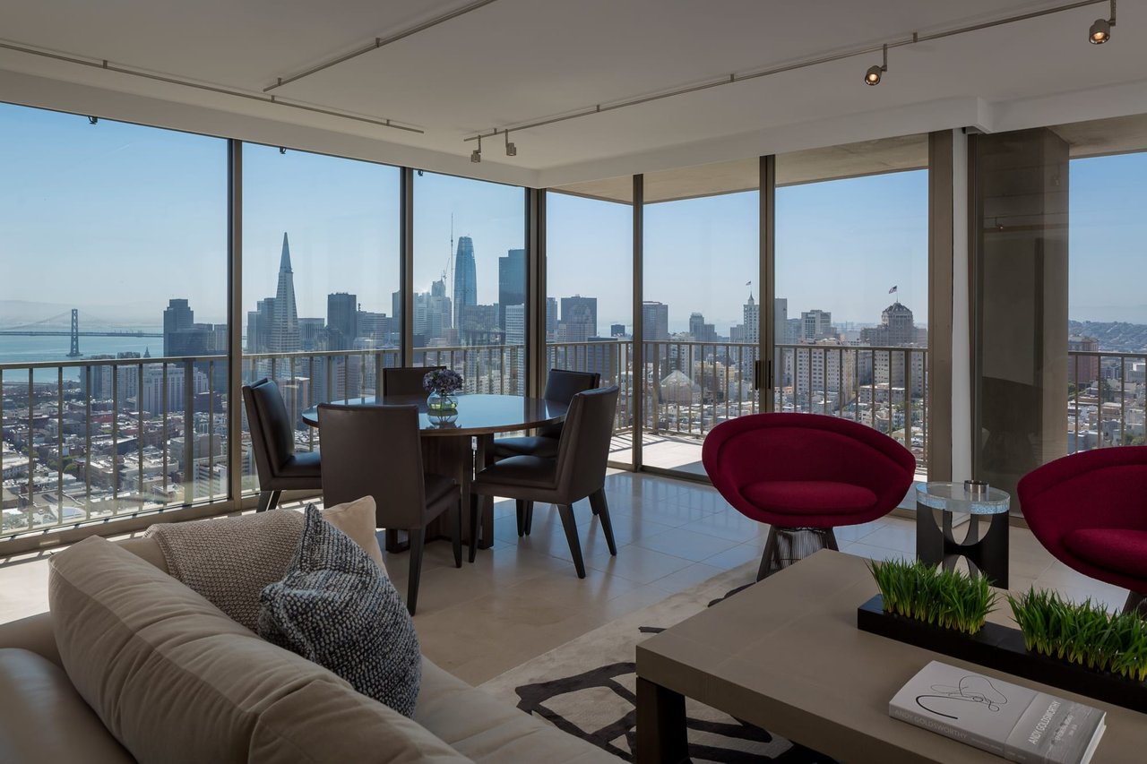 Two Bedroom Condo With Landmark Views