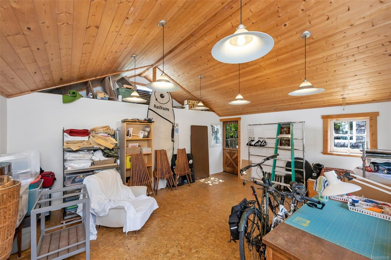 36 Tovey Cres, View Royal