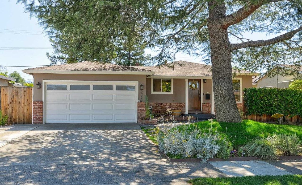 5235 Amelia DR
