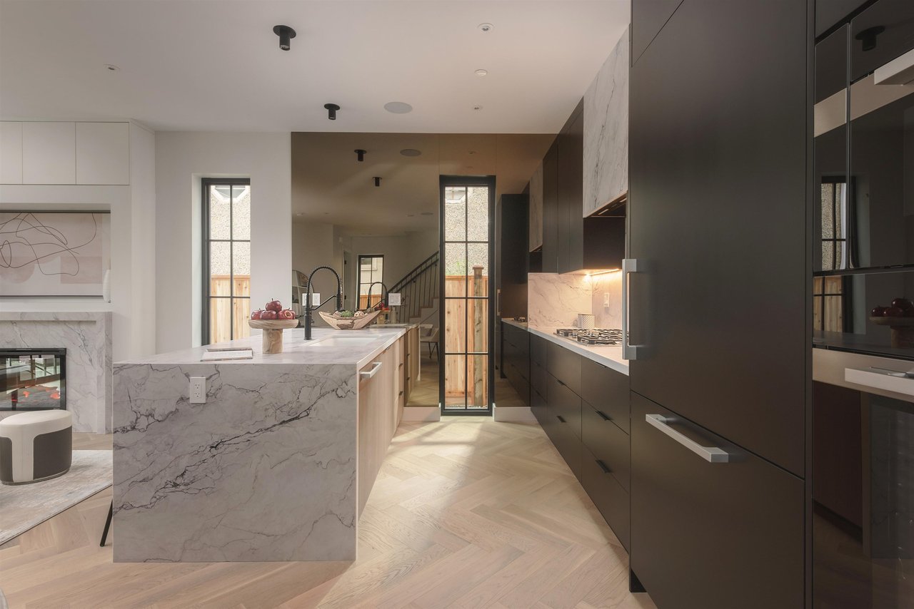 1-240 E 37th Avenue, Vancouver