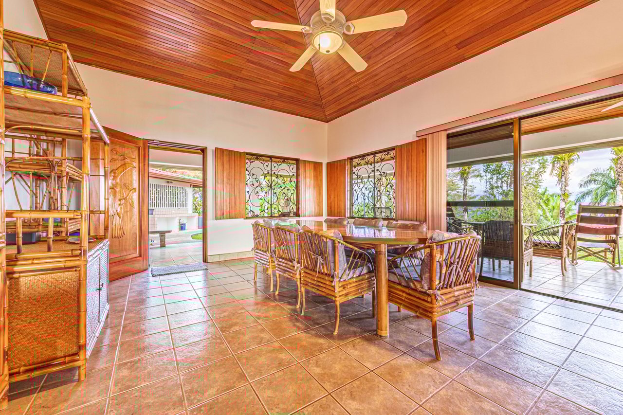 Casa De La Rosa, 3 Bedroom Ocean View Home in Lagunas!