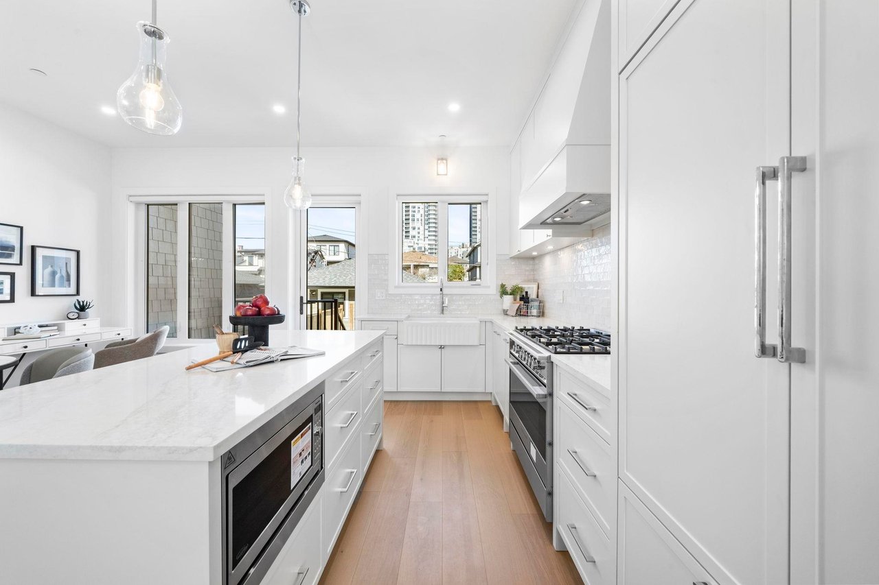 529 W 61st Ave
