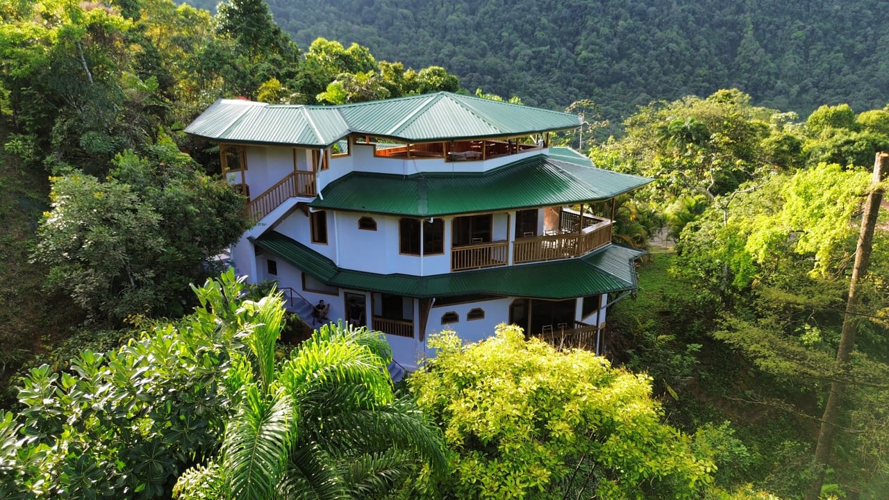 Discover the Charm of an Exotic Home in Las Tumbas, Costa Rica